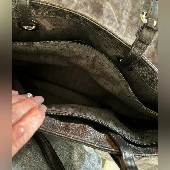 MICHAEL KORS Black Bag with Signature MK Logo - Picture 11 of 14